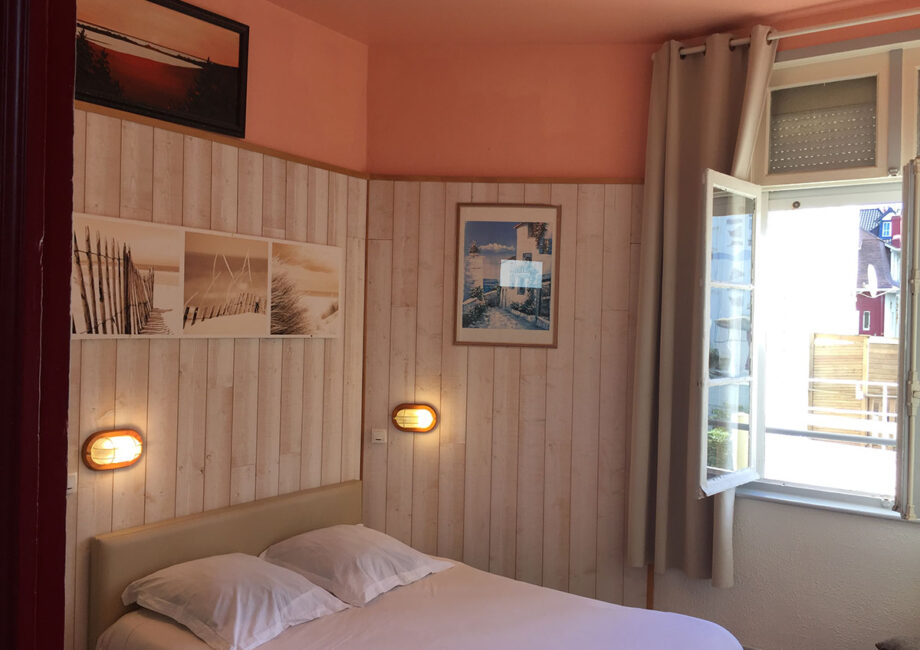 Chambre double grand lit Patio