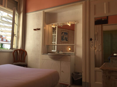 Chambre double patio douche WC